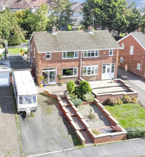 35 Meadow Road, CV10 0NL