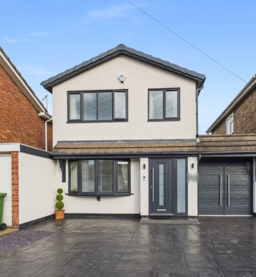 48 Glenwood Gardens Bedworth, CV12 8BD