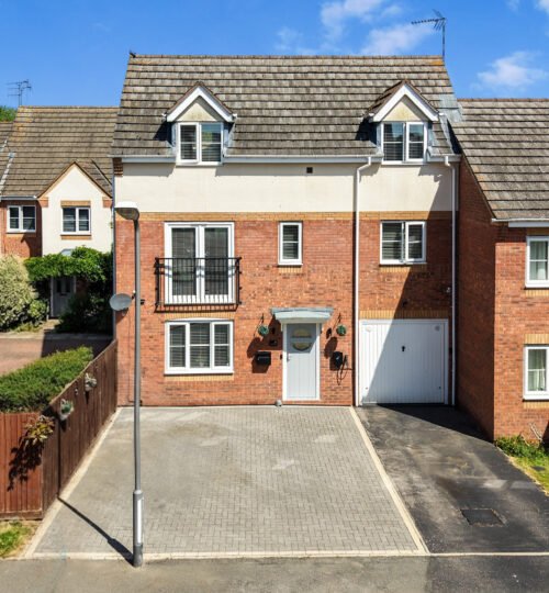 9 Honeysuckle Close, CV12 0QD