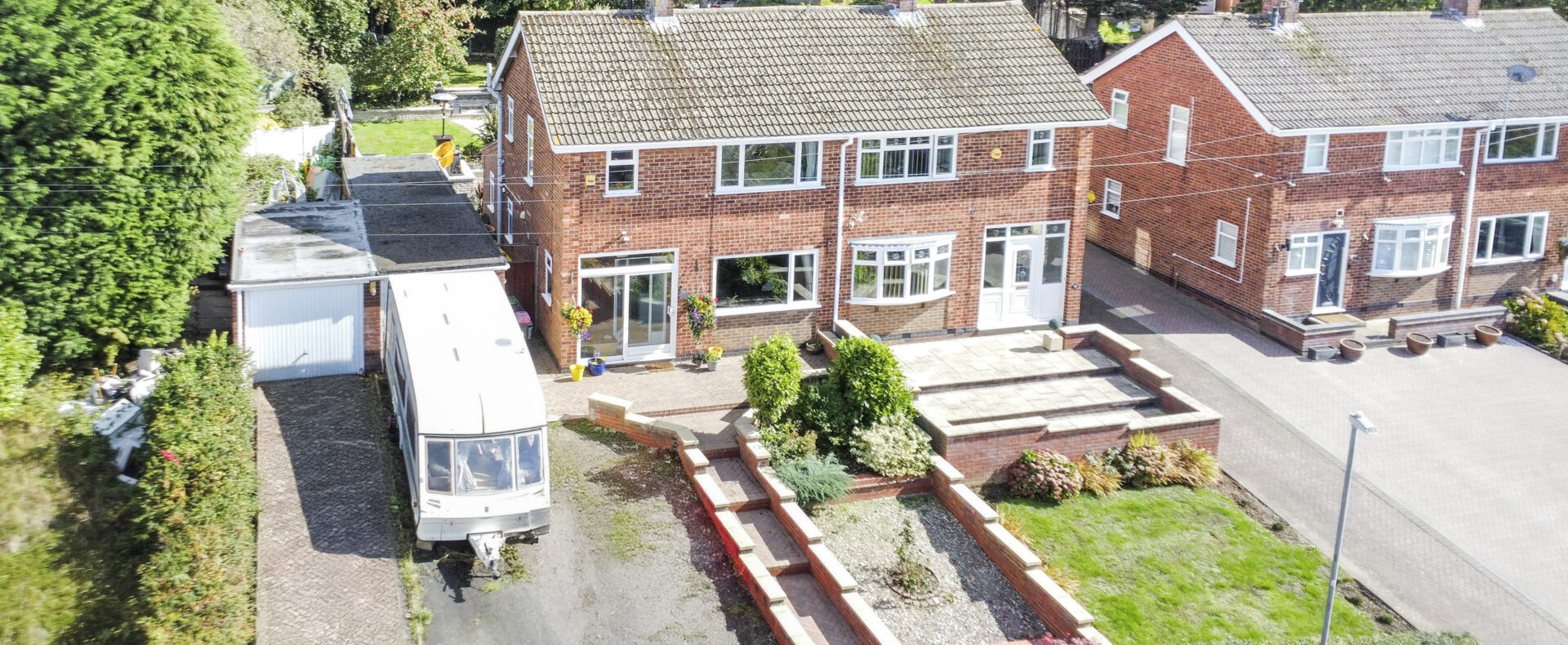 35 Meadow Road, CV10 0NL
